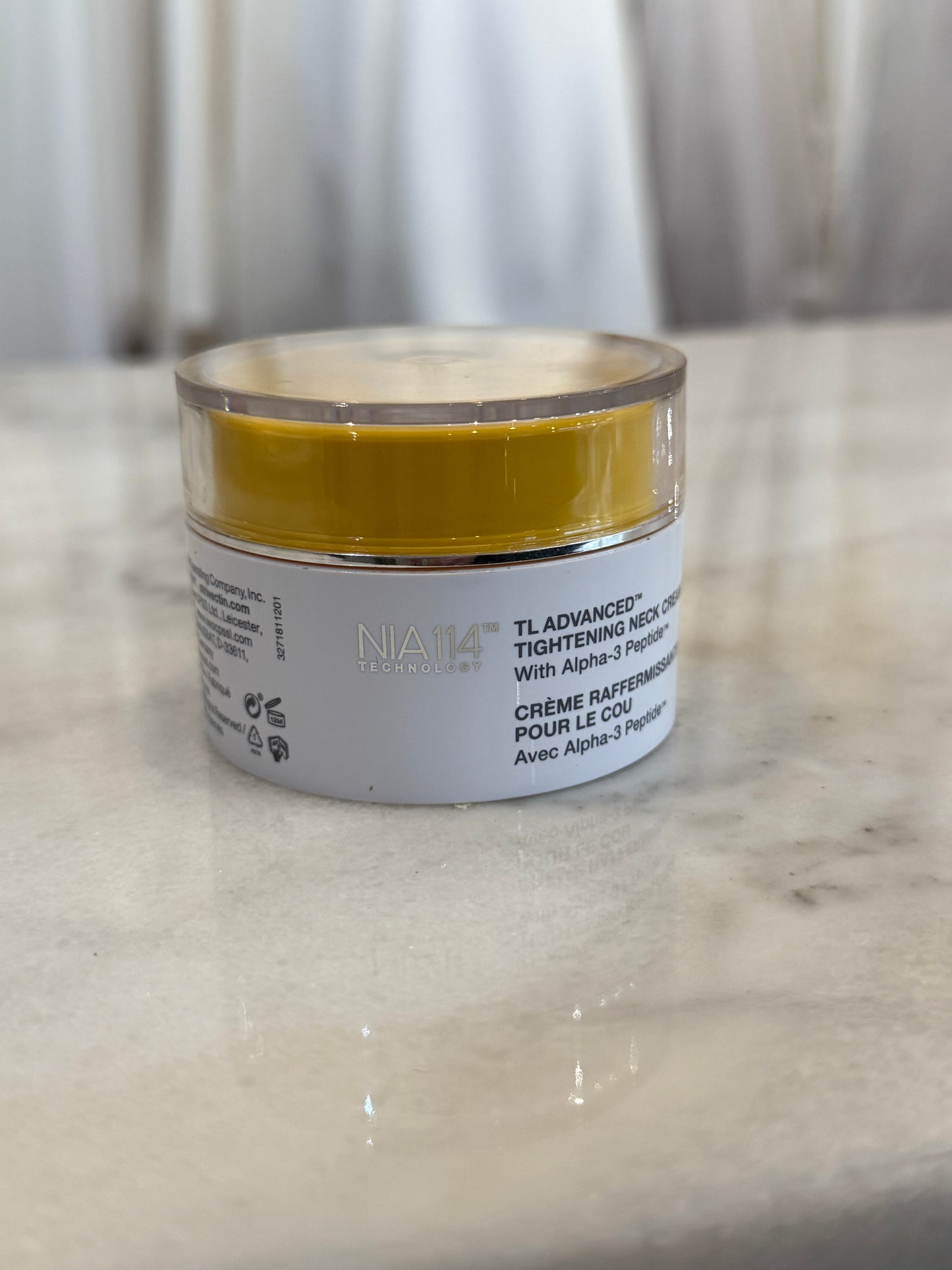 StriVectin Tighten & Lift Advanced Neck Cream PLUS with Alpha-3 Peptides™ for Neck & Décolleté, Smoothing Look of Wrinkles & Fine Lines, Improves Crepey Skin & Vertical Lines, for Soft Smooth Skin